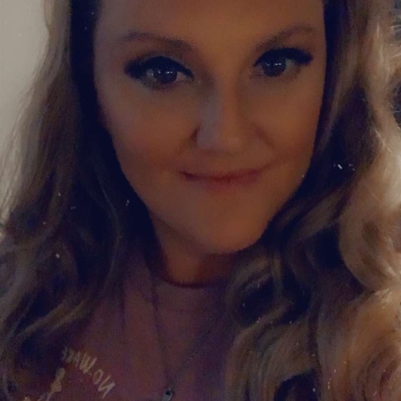 Meet your Posher, Amanda - Picture 1 of 1